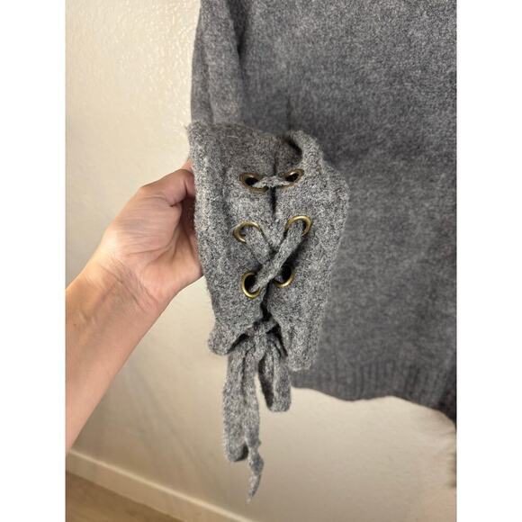 Lovers & Friends Gray Turtleneck With Lace-up Sleeves Size XS - Picture 3 of 4